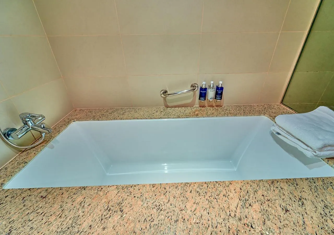Retreat By Voye Homes Inside Anantara With Resort Access & Private Beach In Palm Jumeirah Dubai Apartment